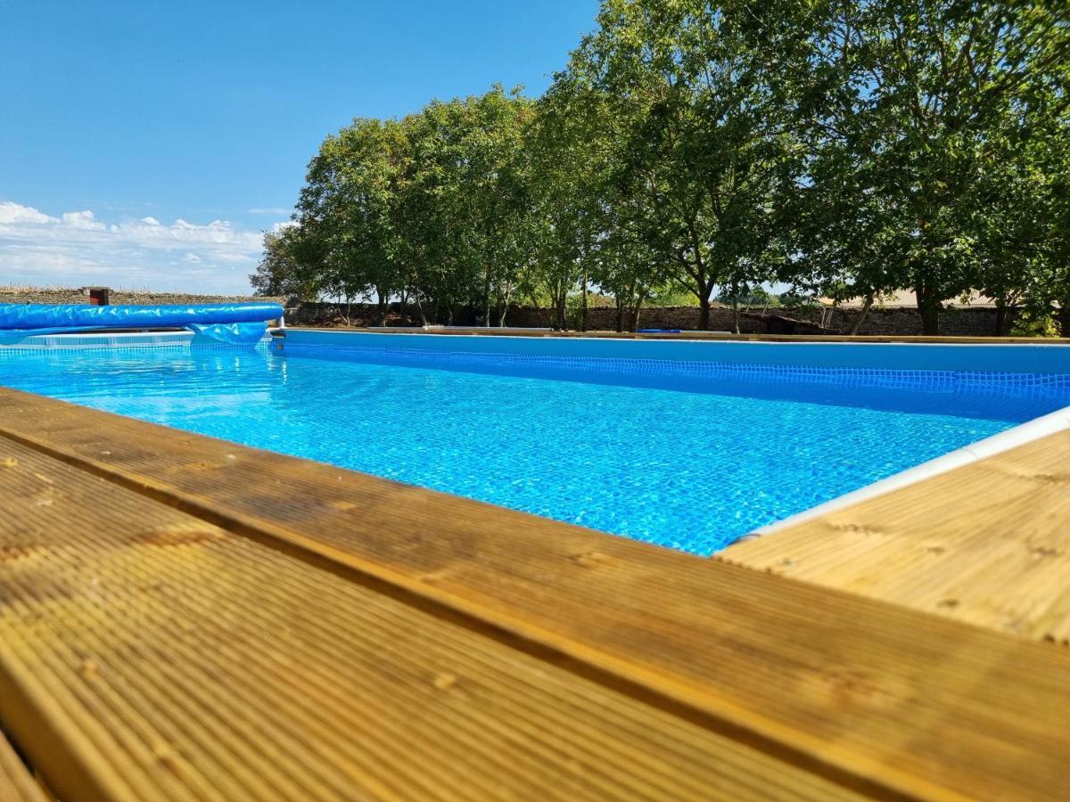 Le Verger Des Noyer Relaxing Getaway With Private Pool Mairé-l'Eveseault Exteriör bild
